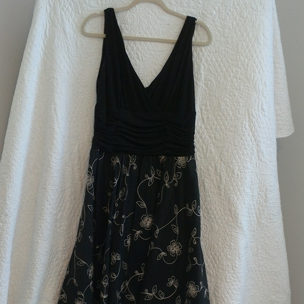 Dressbarn Black & Cream Crinoline Dress
